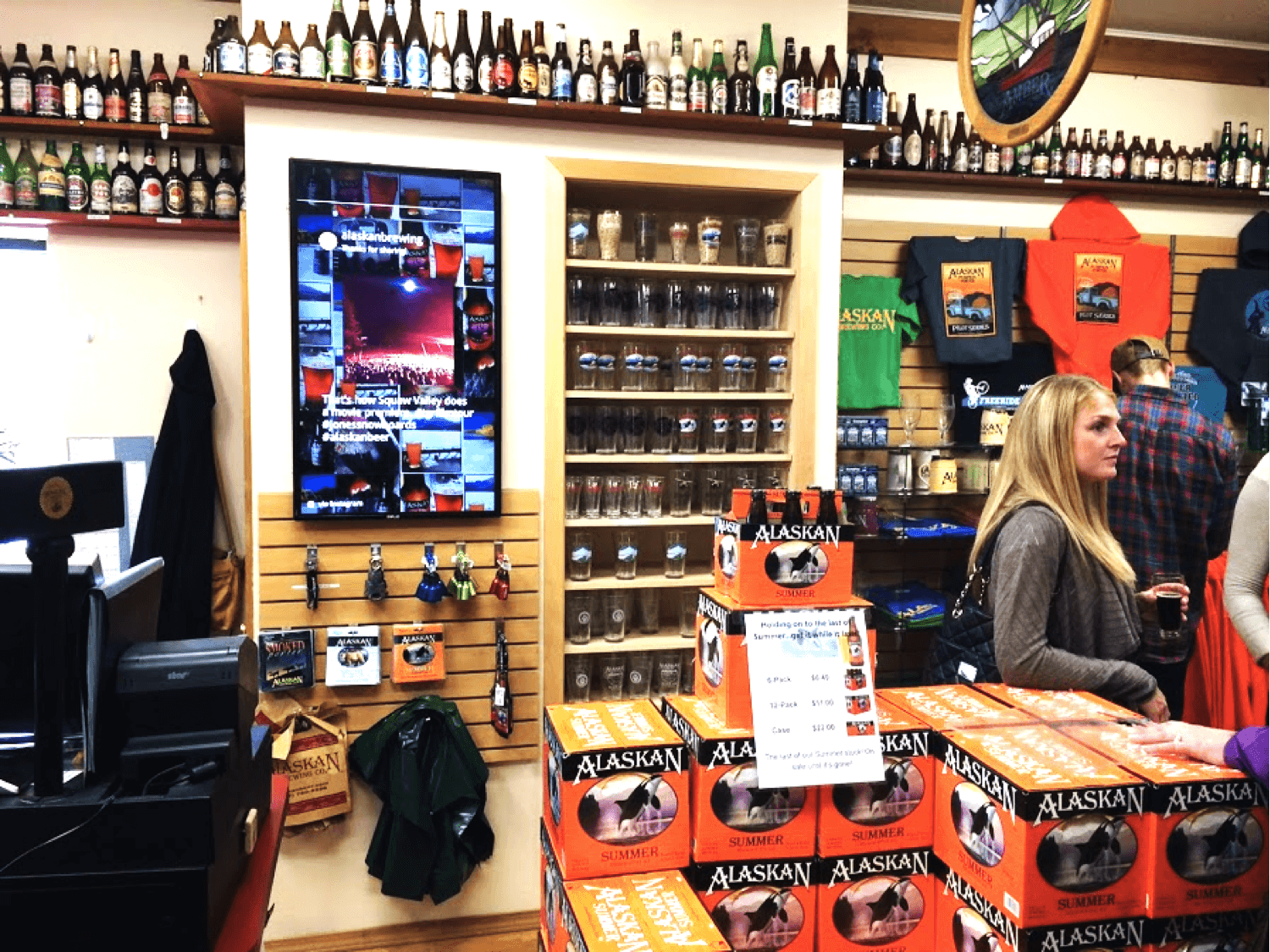 Alaska Brewing features an Enplug-powered digital display where customers are waiting in line.